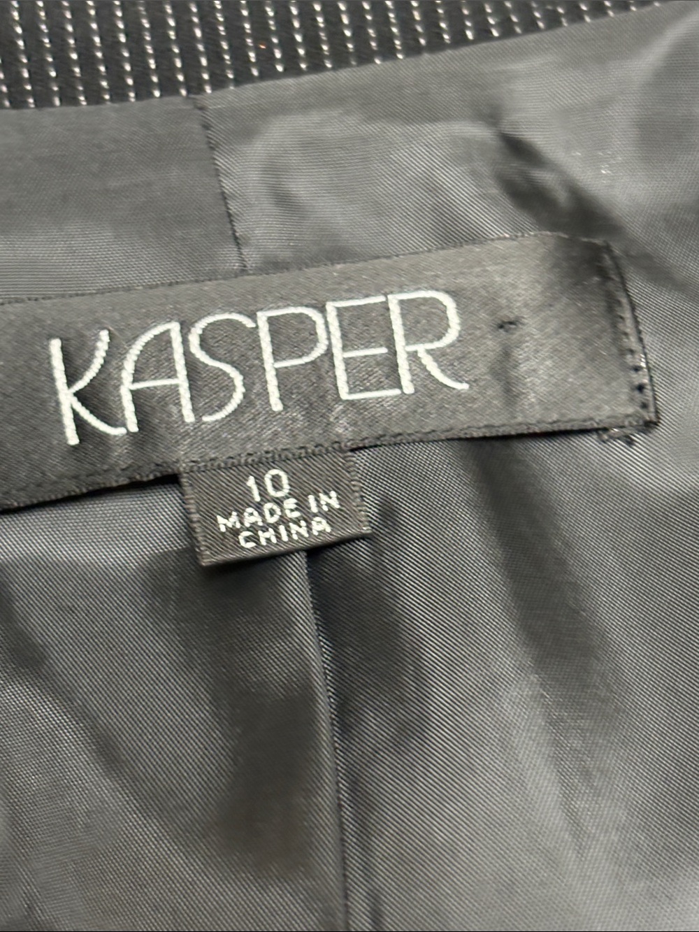 NWOT ladies Kasper Pinstripe Pantsuit - Picture 5 of 12